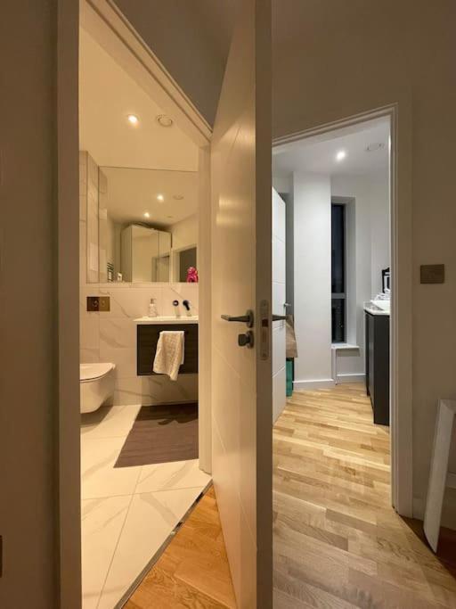 3 Bedroom Penthouse With Terrace And Skyline In Battersea London Exterior foto