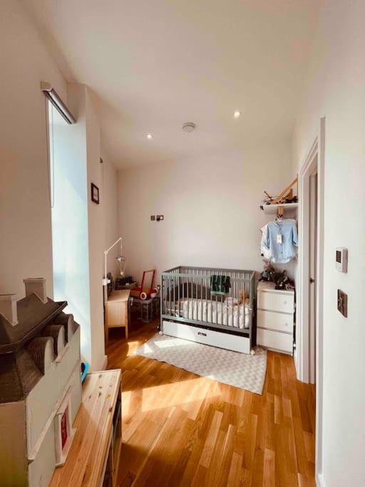 3 Bedroom Penthouse With Terrace And Skyline In Battersea London Exterior foto